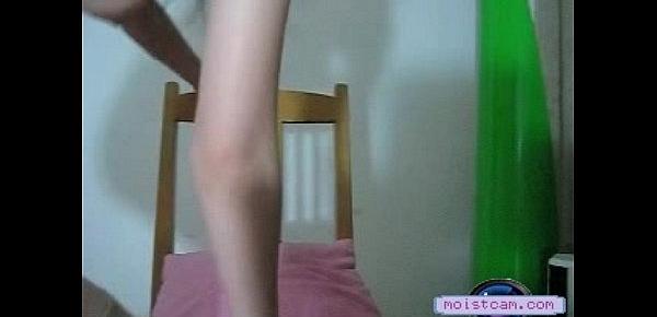  [moistcam.com] Horny tight teen plays on her webcam! [free xxx cam]